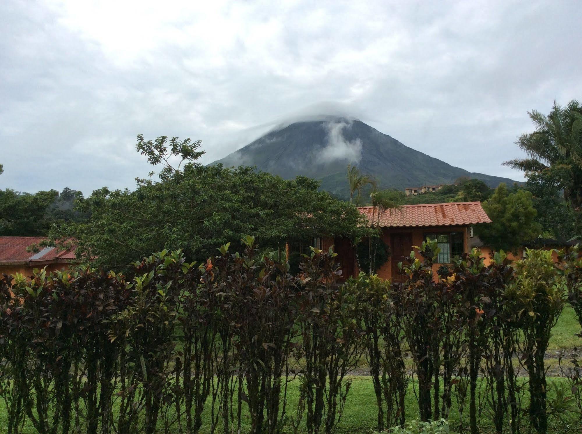 Cabinas Los Guayabos La Fortuna Exterior foto