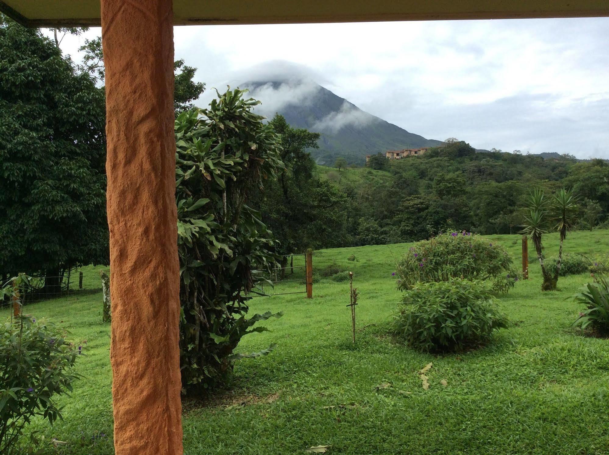Cabinas Los Guayabos La Fortuna Exterior foto