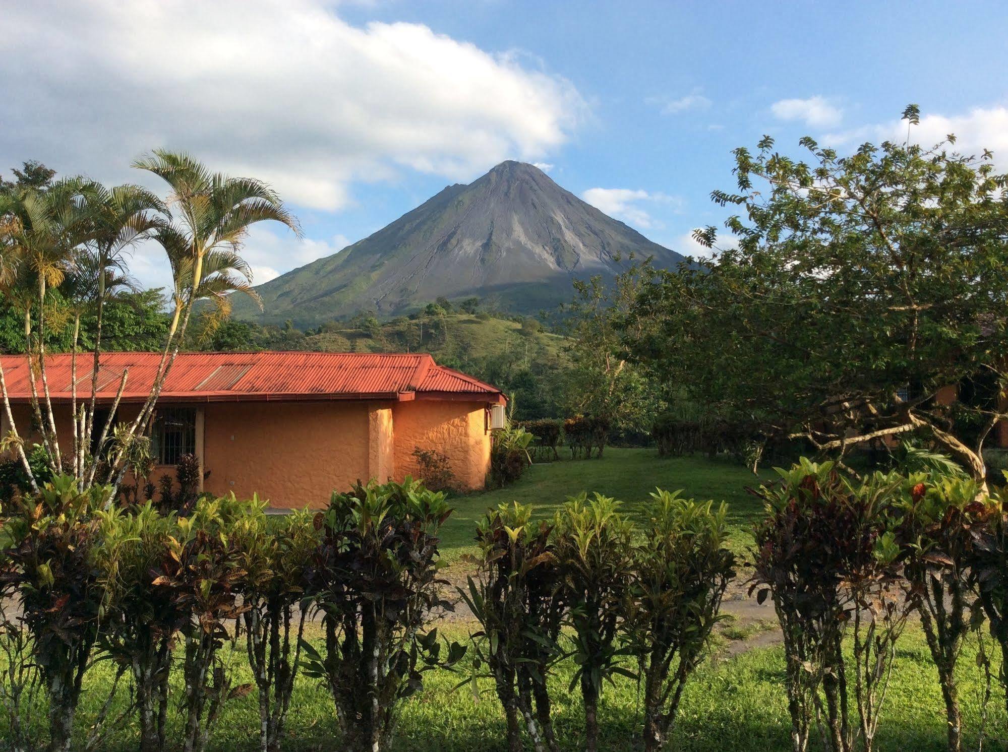 Cabinas Los Guayabos La Fortuna Exterior foto