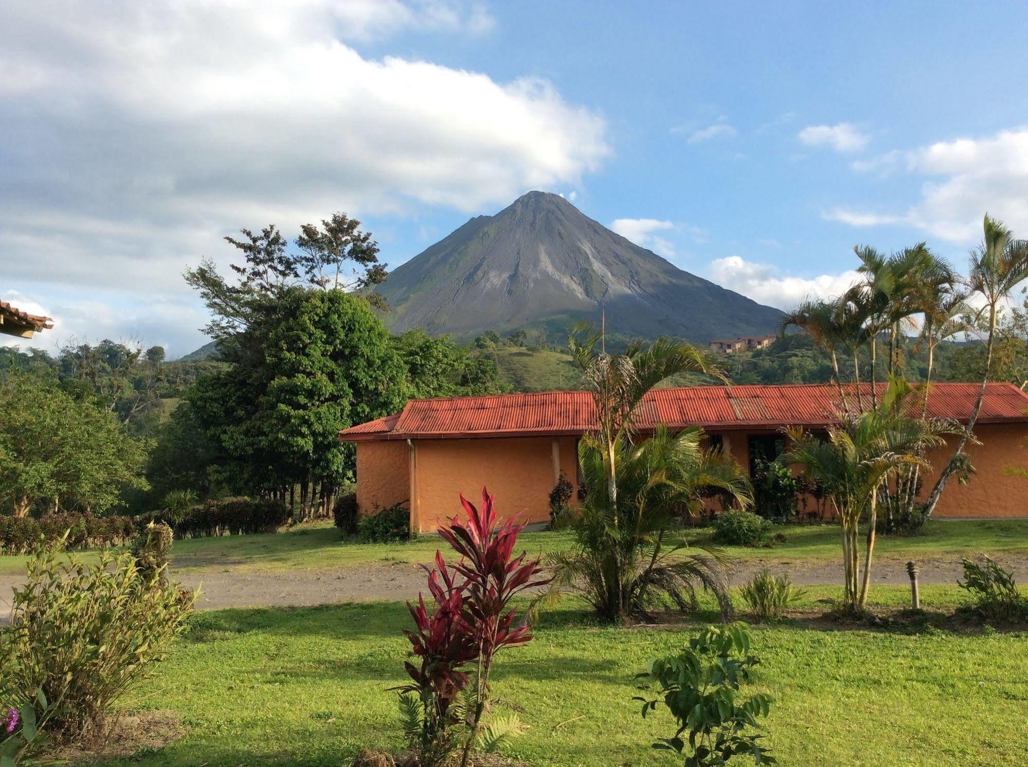 Cabinas Los Guayabos La Fortuna Exterior foto